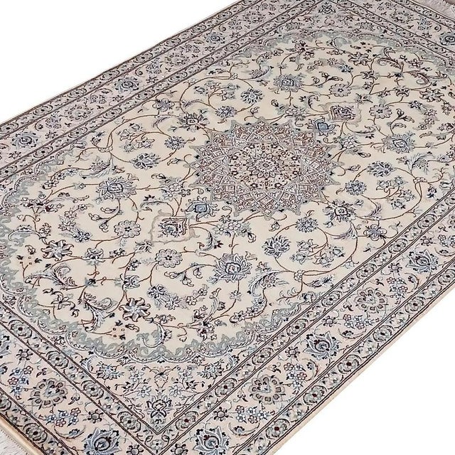 Middle Eastern Rug in Virgin Wool and Silk For Sale - Image 4 of 7
