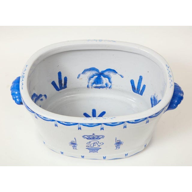 Chinese Export Style Porcelain Oval Basin For Sale In New York - Image 6 of 11