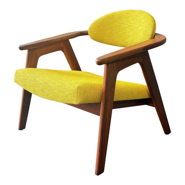 Walnut MCM Lounge Chair in the Style of Adrian Pearsall For Sale