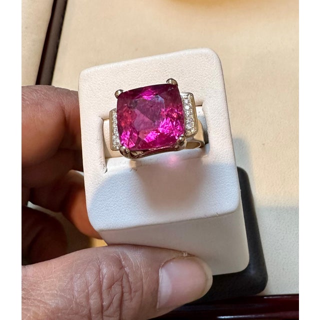 12 Carat Cushion Cut Natural Pink Tourmaline & Diamond 14 Karat Yellow Gold Ring For Sale In New York - Image 6 of 18