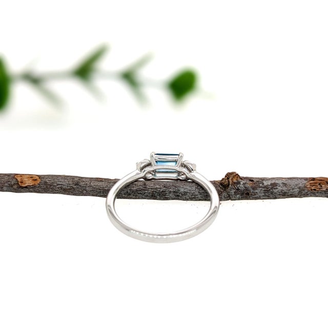 Dainty East West London Blue Topaz Ring W Blue Diamond Accents in 14k White Gold, Size 6.75 For Sale In Columbus - Image 6 of 6