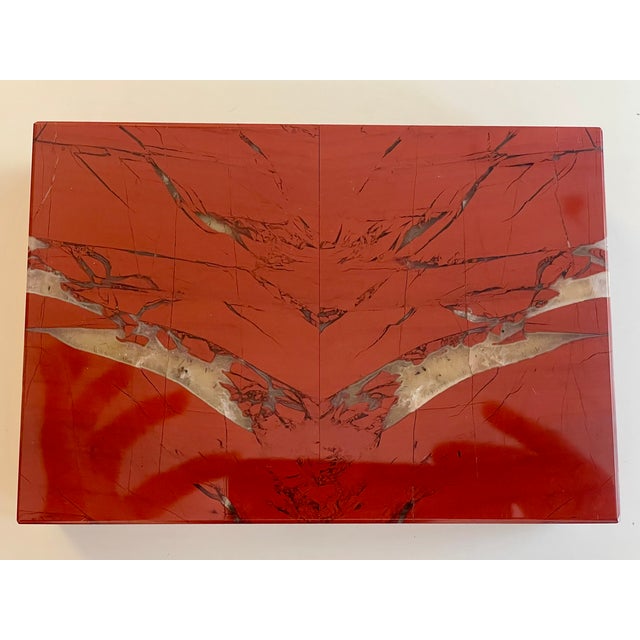 A particularly beautiful box made of red jasper with quartz inclusions, in excellent, almost mint condition.