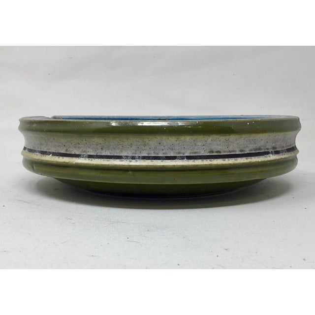 Museum-Grade Mid-Century Modern Italian Ceramic Bitossi for Raymor Sgraffito Bowl For Sale In Atlanta - Image 6 of 11