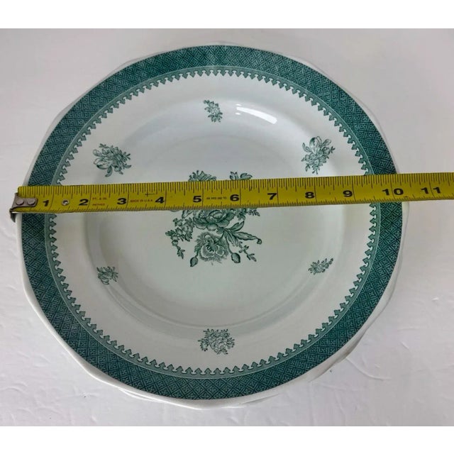 1970s 1970s Wedgwood Mount Vernon Green Dinner Plates From the Georgetown Collection- Set of 4 For Sale - Image 5 of 8