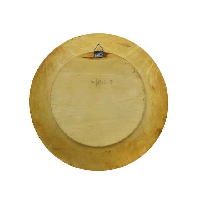 Early 20th Century Hand Painted "Das Bin Ich Meiner Gesundheit Schuldig" German Wooden Round Wall Plaque For Sale - Image 4 of 4