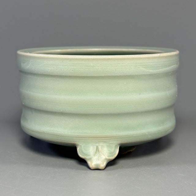 Chinese China Vintage Longquan Celadon Tripod Censer For Sale - Image 3 of 7