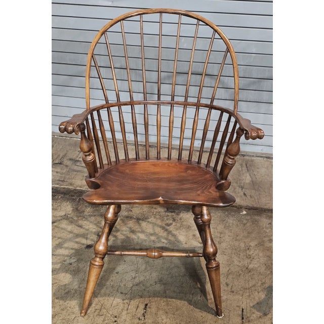 Richard Dimes Company Mid 20th Century Pair of d.r. Dimes Sack Back Windsor Arm Chairs Carved Knuckles "Wallace Nutting Chair" For Sale - Image 4 of 10