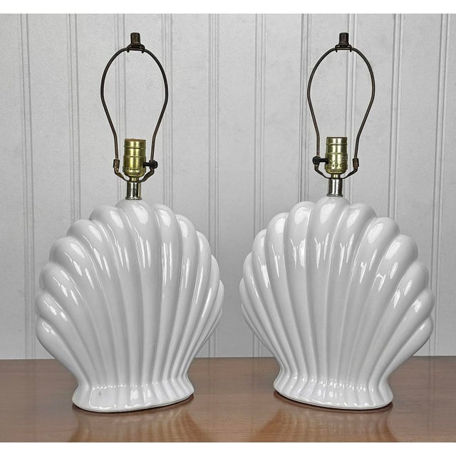Hollywood Regency Vintage Coastal Ceramic Clam Shell Scalloped Table Lamps - A Pair For Sale - Image 3 of 8