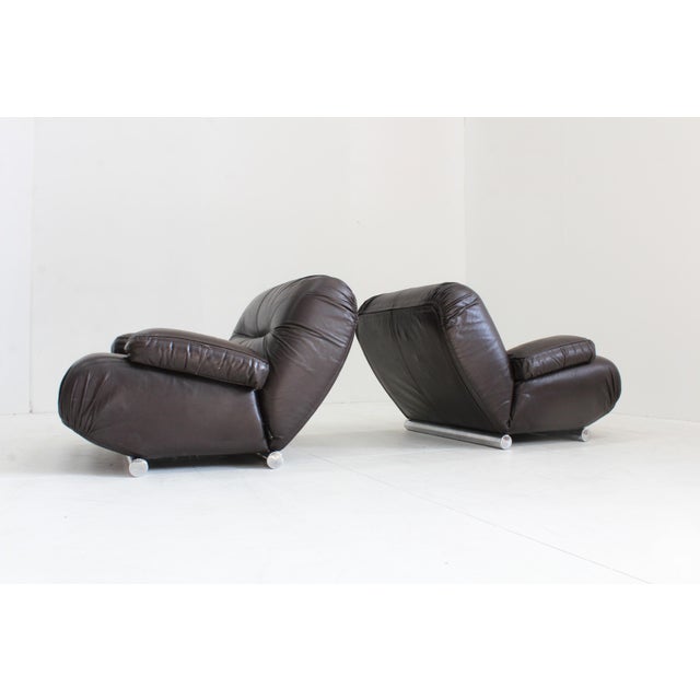 Vintage Lounge Chairs in Brown Leather by Giuseppe Munari, 1970s, Set of 2 For Sale - Image 6 of 10