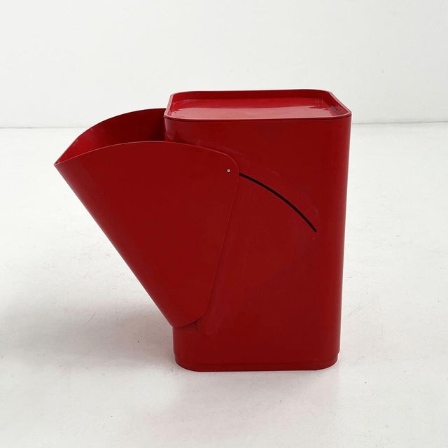 1970s Red Laundry Bin by Anna Castelli for Kartell, 1970s For Sale - Image 5 of 10