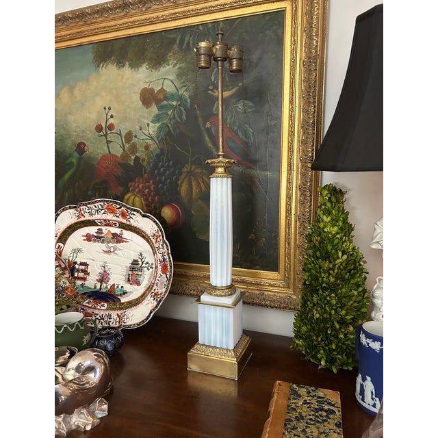 French French Neoclassical Fluted Opaline & Gilt Brass Lamp For Sale - Image 3 of 9