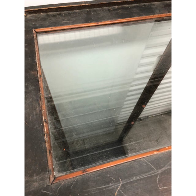 Antique oak display case. 4 glass shelves 1 is missing and can be replaced. I’m great condition. This display has 2 flat...