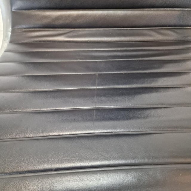 Set of Model Ea 124 + 125 Vitra Lounge Chair and Ottoman by Charles & Ray Eames, 1999 For Sale - Image 11 of 18