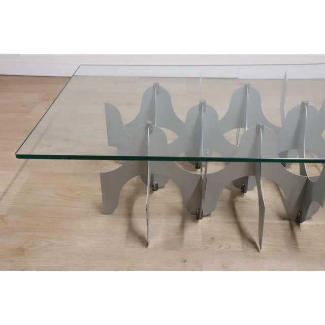 Minimalist Sculptural Coffee Table in Metal and Glass, 1980s For Sale - Image 17 of 18