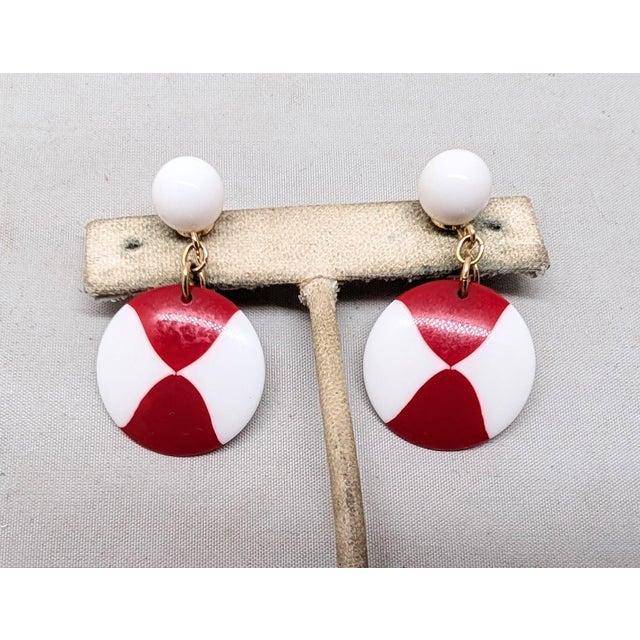 Trifari Vintage 1950s Signed Crown Trifari White & Red Drop Clip Earrings- 2 Pieces For Sale - Image 4 of 7