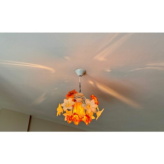 Vintage Italian Murano Style Handblown Swirl Ruffled Shade Pendant, Vintage Amber Brown & White Glass Botanical Chandelier For Sale - Image 14 of 16