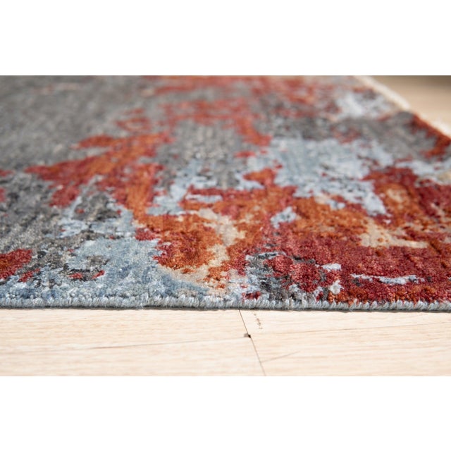 Abstract Kira Sophie Gray Hand-Knotted Wool Rug Carpet, Abstract Contemporary Design For Sale - Image 3 of 6