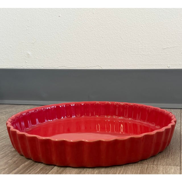 Mid 20th Century Vintage Red Ceramic Tart Dish – 11” Fluted Stoneware Bakeware For Sale - Image 5 of 6