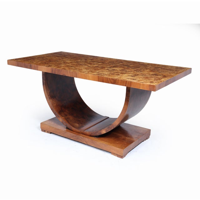 Art Deco French U-Base Dining Table in Burr Walnut, 1930s, in Very Good conditions. Designed 1920 to 1949