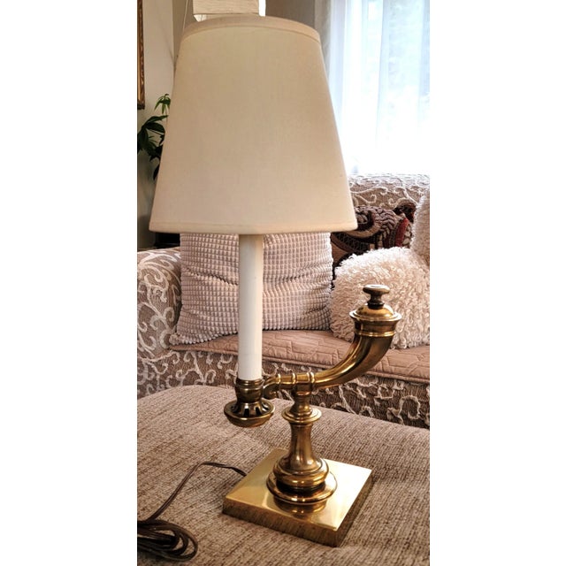 Mid Century Stiffel Brass Powder Horn Table Lamp This lovely brass table lamp is 14" high - excluding the shade or a bulb....