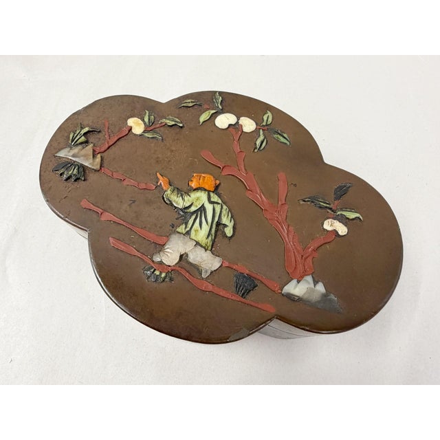 Chinoiserie Antique Chinese Begonia-Shaped Black Lacquer Trinket Box With Hardstone Inlay, Circa 1920s For Sale - Image 3 of 6