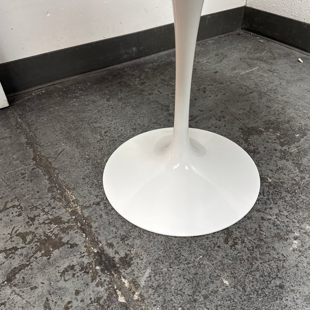 Eero Saarinen for Knoll Saarinen Round Dining Table, Vintage For Sale - Image 11 of 12
