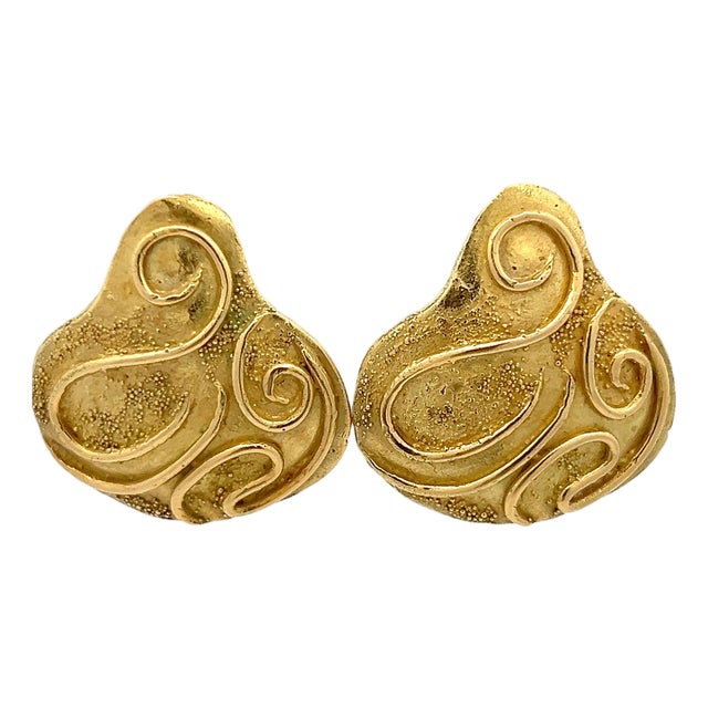 1970s Elizabeth Gage 18k Gold Sculptural Scroll Clip Earrings, A Pair For Sale