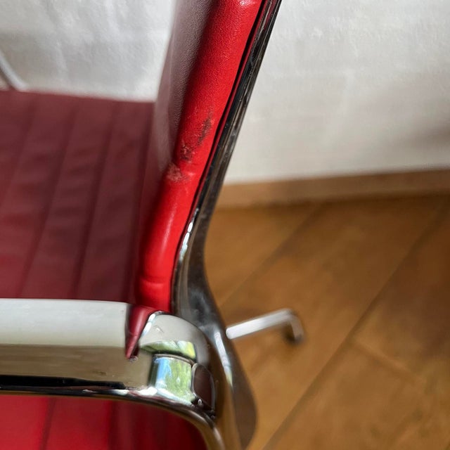 EA 108 Chairs in Chrome and Red Leather by Charles and Ray Eames for Vitra, 1950s, Set of 4 For Sale - Image 16 of 18