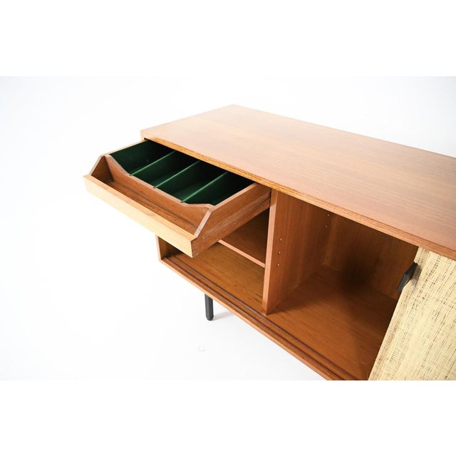 Sideboard attributed to Florence Knoll Bassett for Knoll International, 1950s For Sale - Image 9 of 15