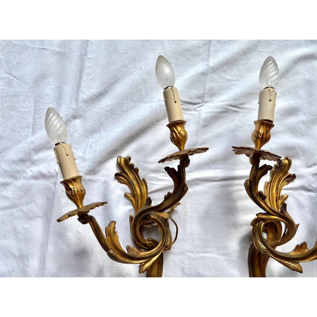 Mid-Century Louis XV Rocaille Style Gilt Bronze Sconces, France, Set of 2 For Sale - Image 4 of 18