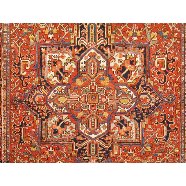 Vintage Persian Decorative Oriental Heriz in Room Size For Sale In New York - Image 6 of 10