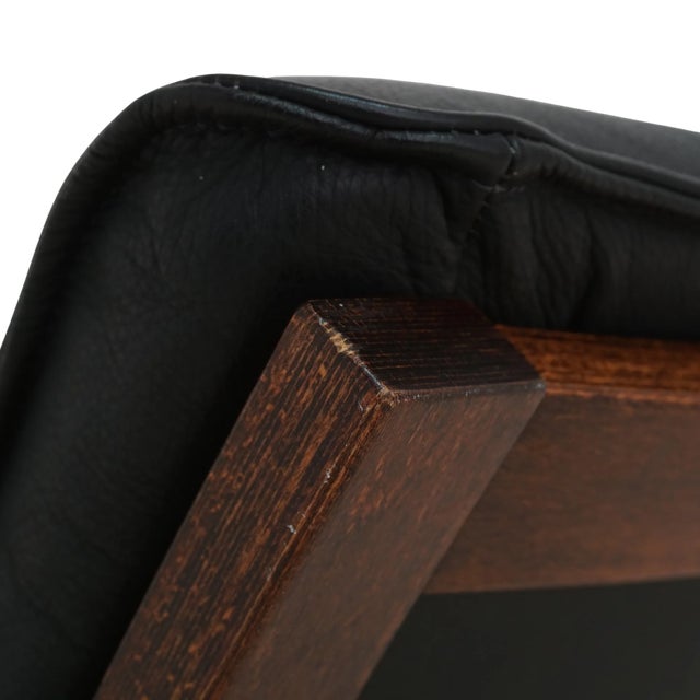Mid 20th Century Pair of Beech and Leather Lounge Chairs For Sale - Image 9 of 10