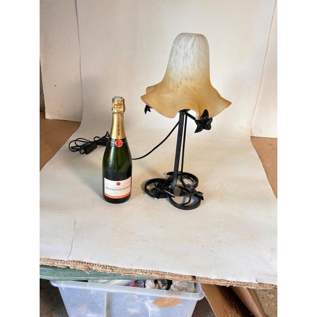 French Art Deco Table Lamp in Hammered Iron and Glass Paste, France, 1920s For Sale - Image 12 of 14