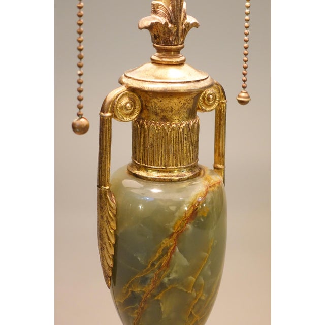1930s 1930s Mutual Sunset Lamp Co. French Empire Deco Neoclassical Green Alabaster Marble Gilt Brass Table Lamp For Sale - Image 5 of 13