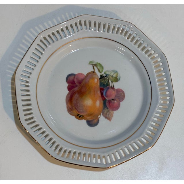 Mid 20th Century Vintage Porcelain Reticulated Fruit Plates - Schwarzenhammer Bavaria – Set of 6 For Sale - Image 5 of 9