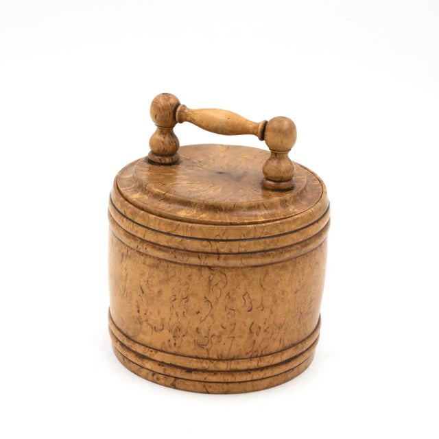 Early 19th Century English Round Carved Birch Treenware Tobacco Jar with Handle For Sale - Image 4 of 6