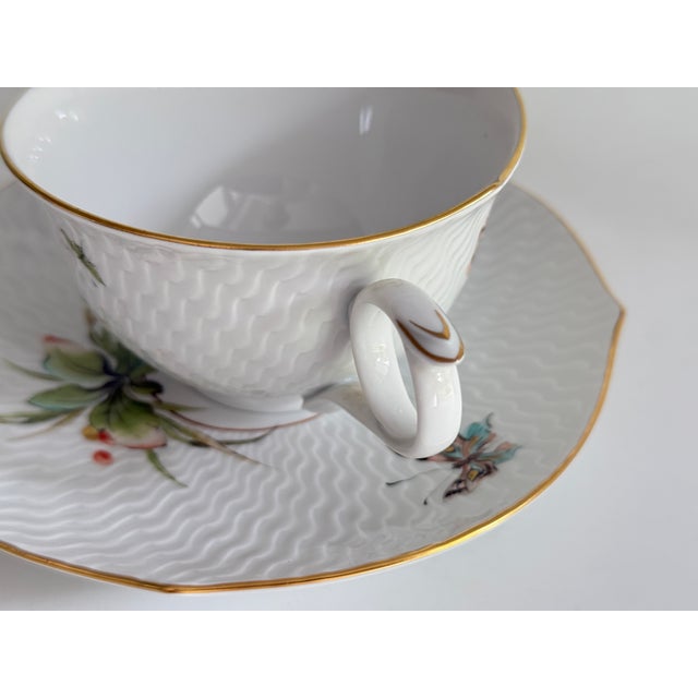 Series: wave pattern with "summer meadow" relief decoration: summer meadow with gold rim material: porcelain dimensions...