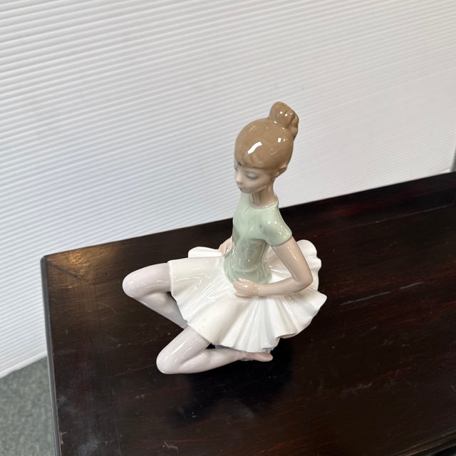 John Huerta for Lladró Laura Ballerina Porcelain Figurine, Signed For Sale - Image 9 of 12