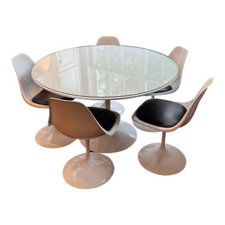 Iconic Tulip Table From the 1970’s For Sale