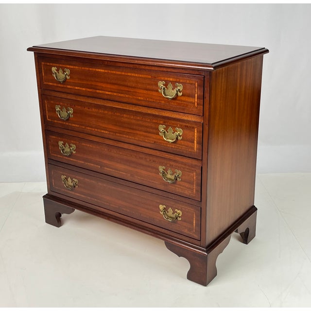 Wood Vintage White Furniture Co. Chippendale Style Inlaid Mahogany 4-Drawer Nightstand / Bachelor Chest For Sale - Image 7 of 17