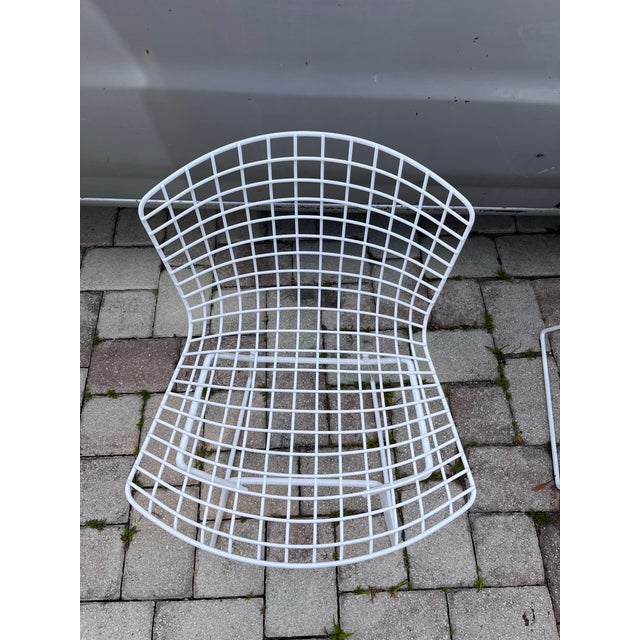 1980s Pair of Authentic Harry Bertoia for Knoll White Side Chairs , Signed For Sale - Image 9 of 12