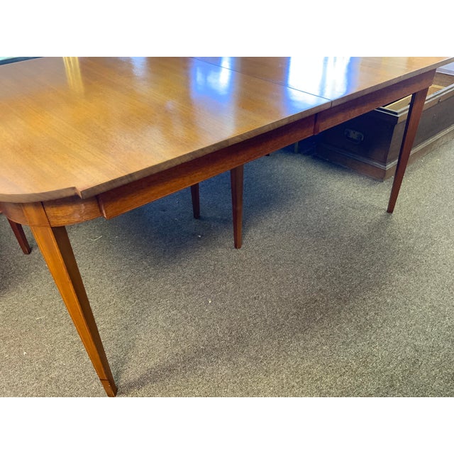 20th Century Hepplewhite Mahogany Dining Table For Sale - Image 4 of 14