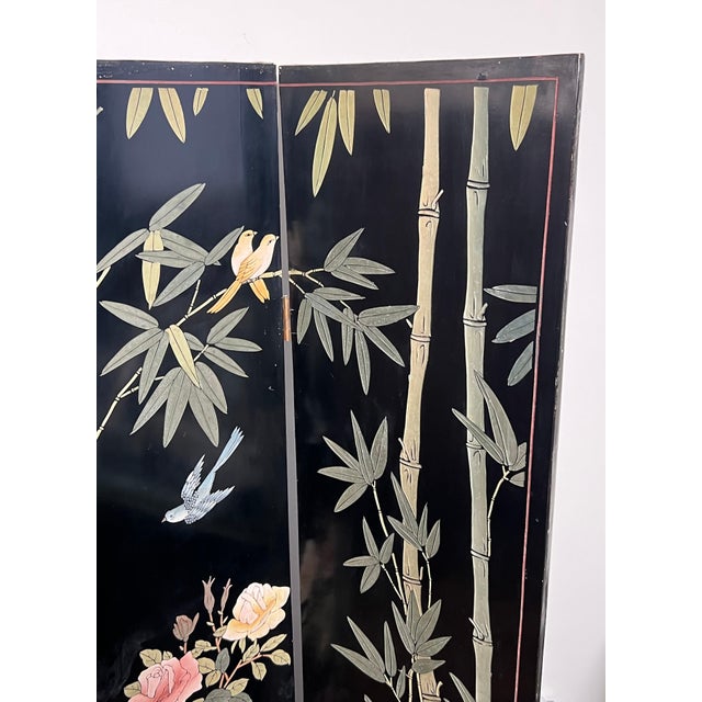 Chinese lacquer screen with bird and bamboo decorations. Chinese work. For Sale - Image 10 of 12