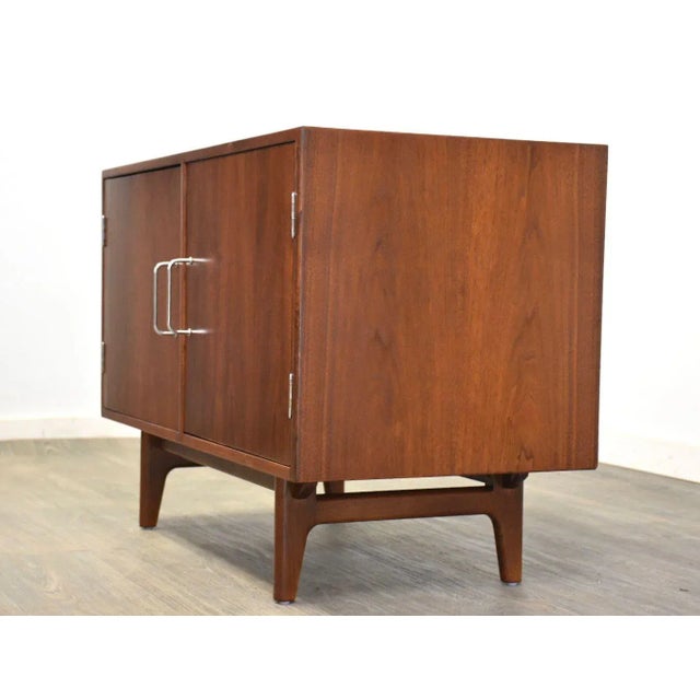 1960s Jens Risom Walnut Cabinet Credenza For Sale - Image 5 of 8