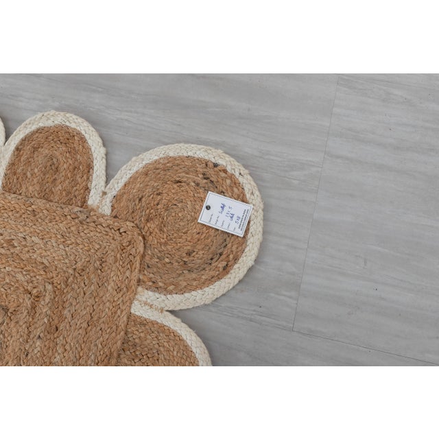 White Scallop Edge Jute Rug Runner 2.5x8 Ft. For Sale - Image 10 of 13