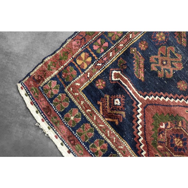 1940s Vintage Handwoven Tribal Shiraz Qashqai Rug, 1940s For Sale - Image 5 of 15