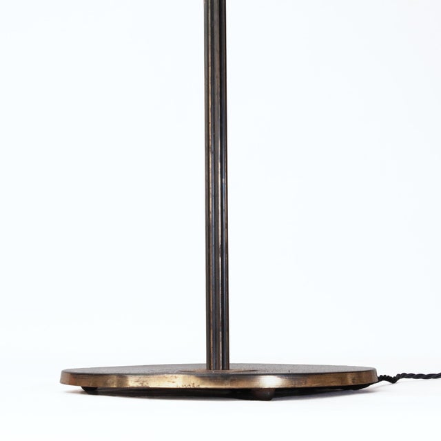 Telescopic Floor Lamp with Fluted Stem, 1950s For Sale - Image 6 of 9