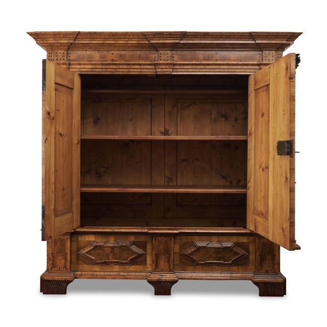 Hallway Cabinet in Walnut and Nut Rootwood, 1780s For Sale - Image 9 of 13