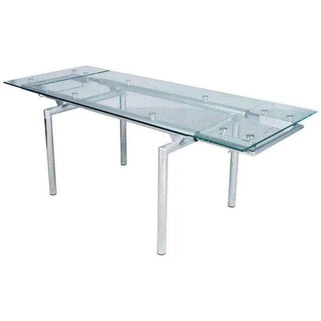 This table features two extendable parts which are manually operated with a cylinder mechanism for a safe and easy...