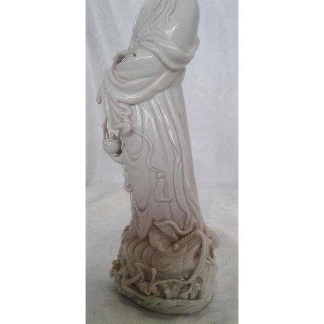19th Century Vintage Dehua Blanc De Chine Porcelain Fish Basket Guanyin Statue For Sale - Image 5 of 8